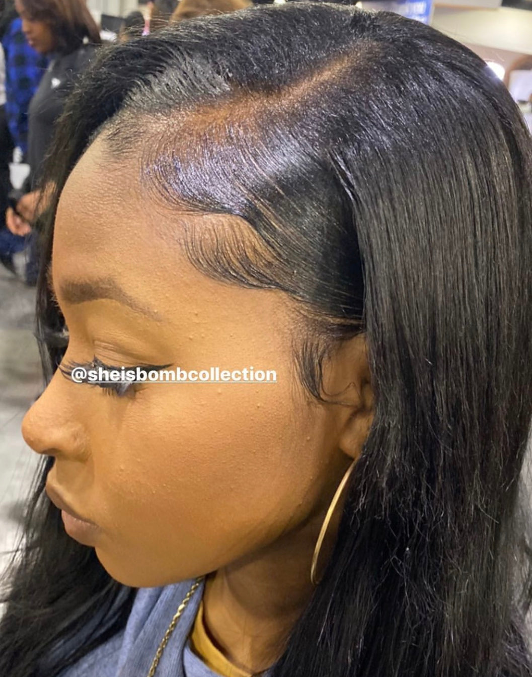 2) A TRAVEL SIZE EDGE CONTROL